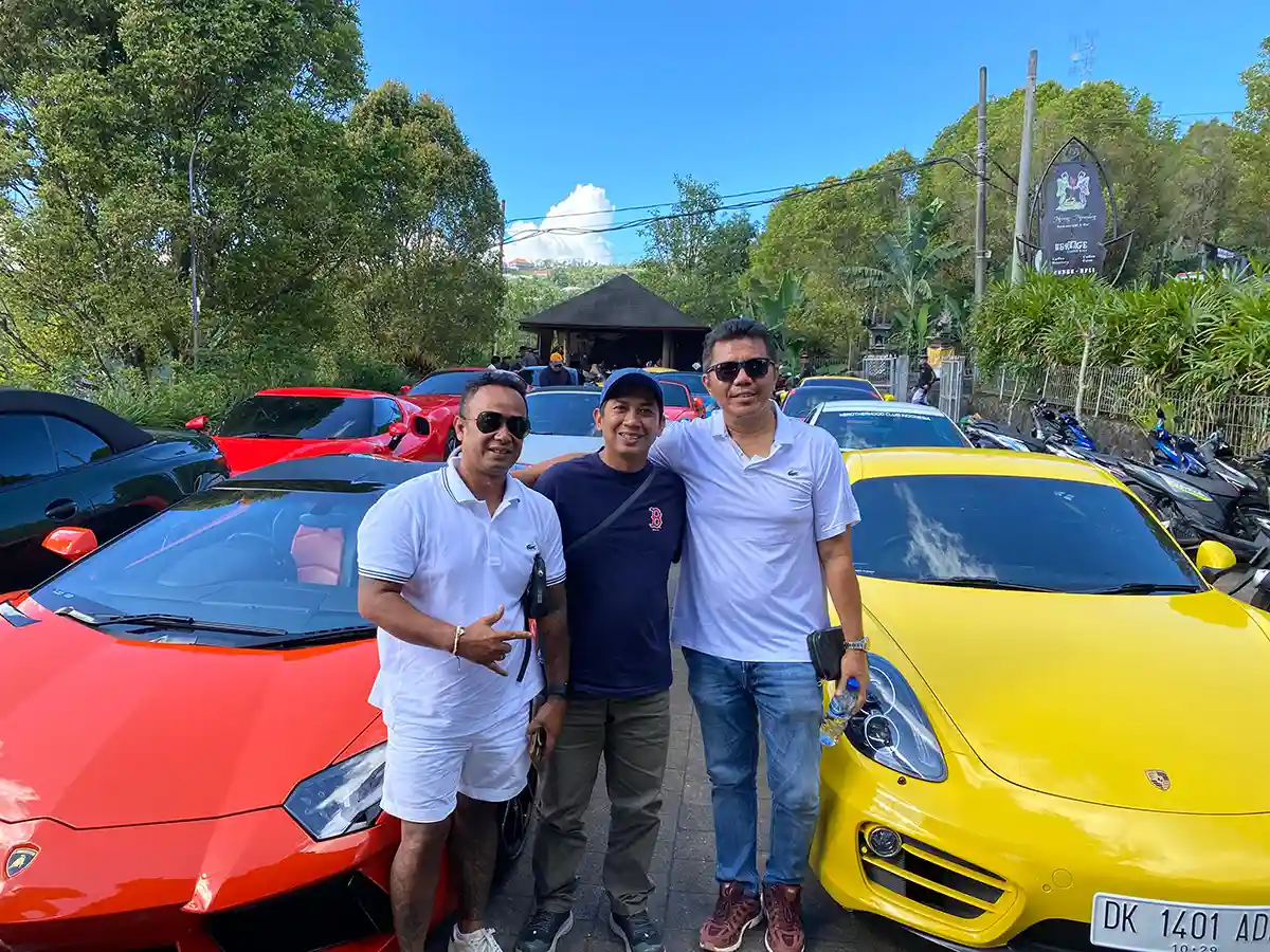 Bikini Garage Dukung Touring Sport Car Bali