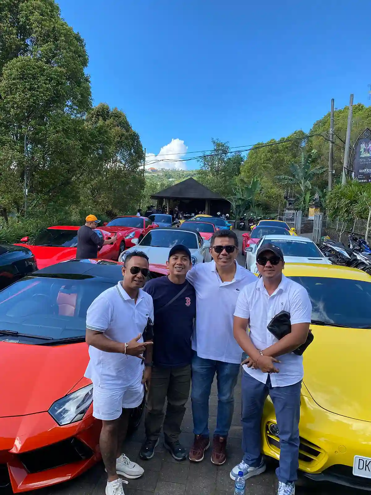 Bikini Garage Dukung Touring Sport Car Bali
