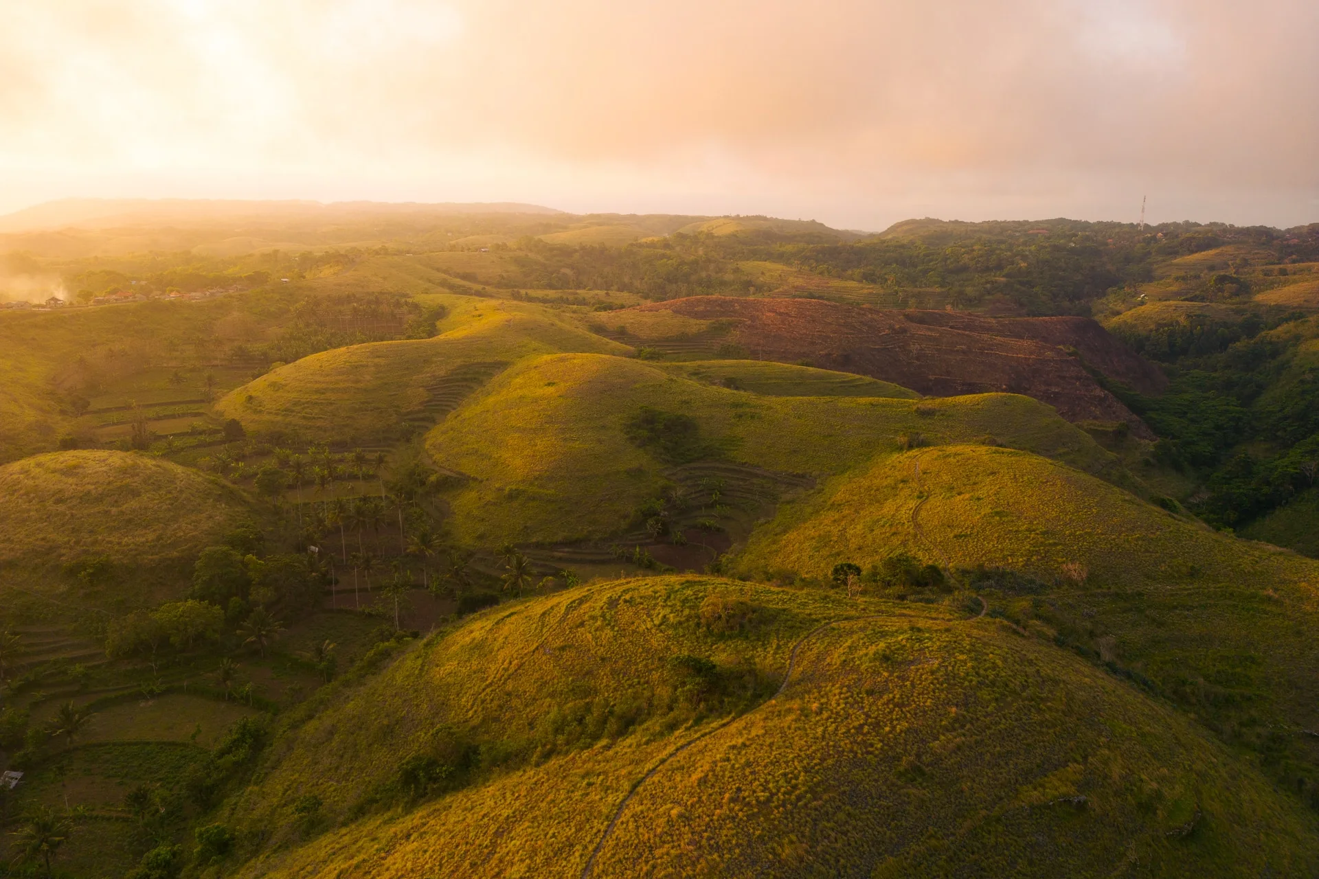 Bukit Teletubbies Nusa Penida Sun Rise