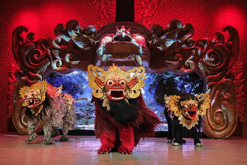 GWK Cultural Park, Pertunjukan Barong dan Kecak Malam