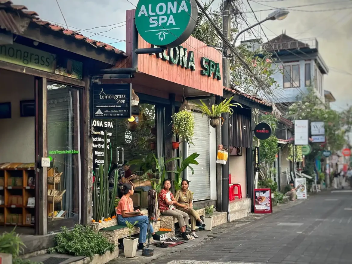 Ubud Wisata Kuliner dan Jalan Goutama