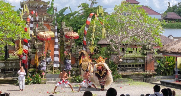 Pertunjukan Barong Batubulan