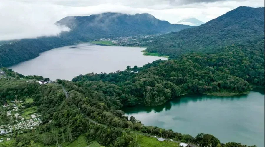 Wanagiri Hidden Hills & Twin Lakes Viewpoint