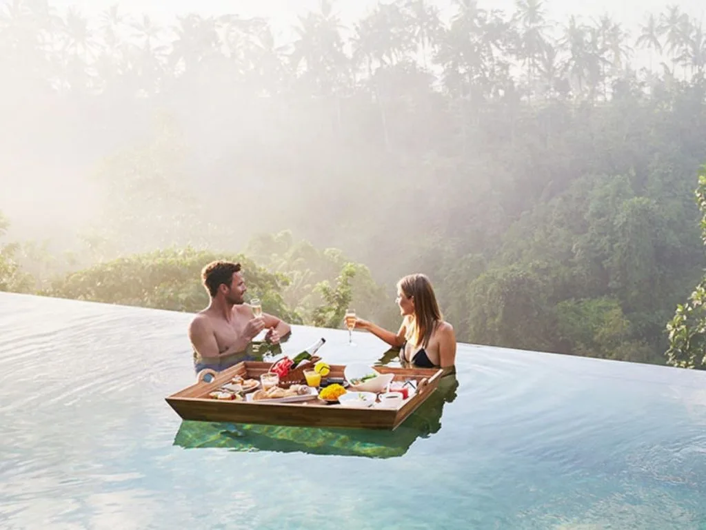 Kamandalu Ubud Floating Breakfast