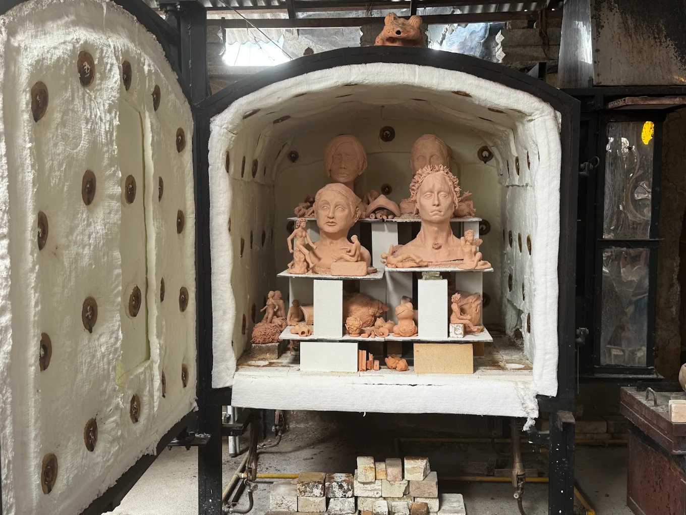 Gaya Ceramic Arts Center, Sayan